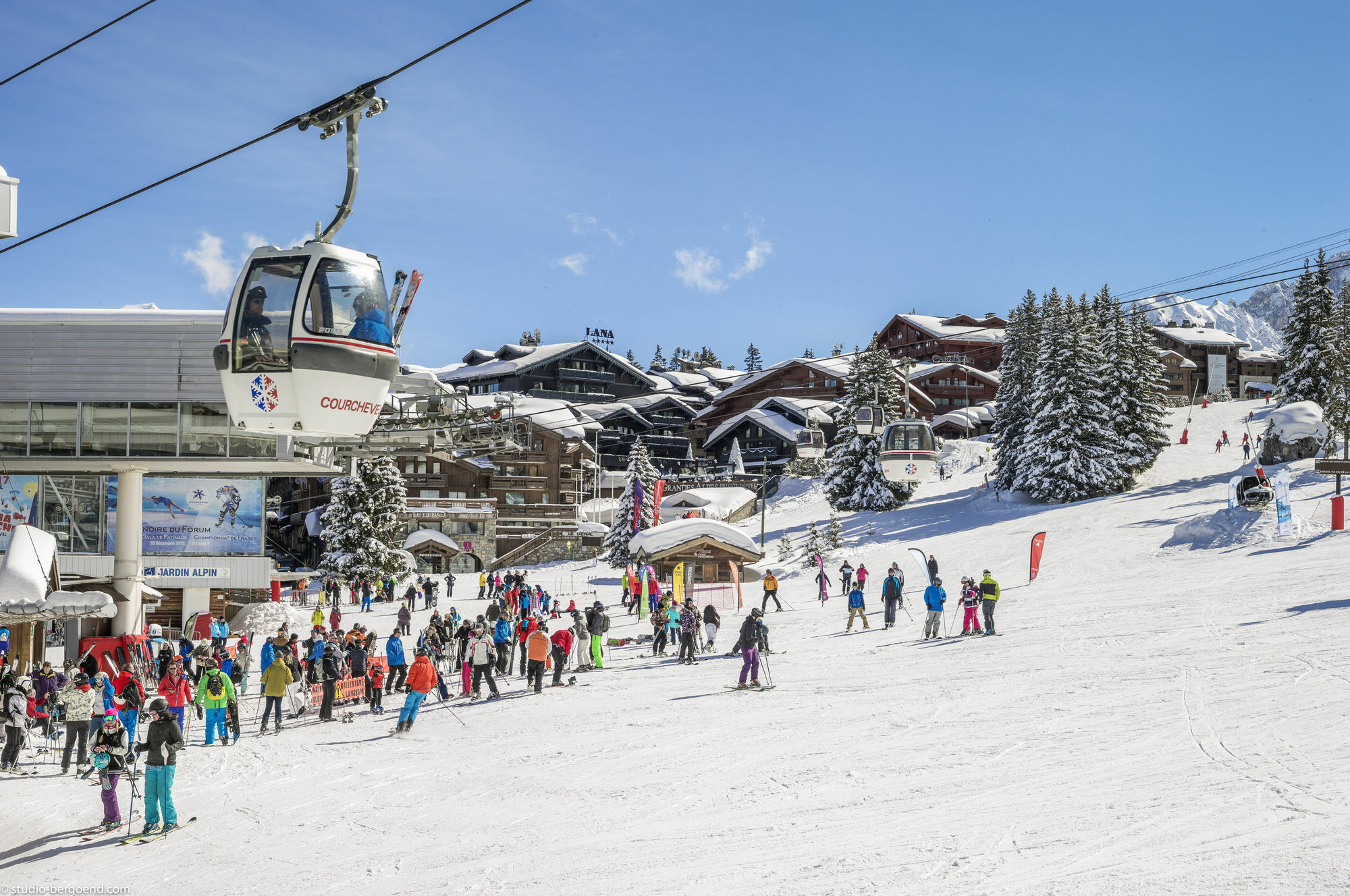 Residence Pierre & Vacances Premium Les Chalets Du Forum Courchevel Exterior foto